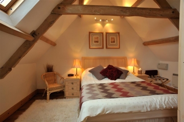 Main bedroom, double bed, wardrobe, dressing table