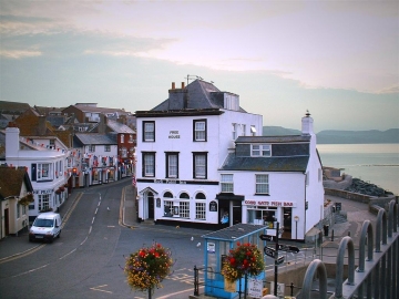 Lyme Regis & the Jurassic Coast is only 20 miles